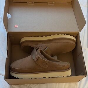 Uggs Goldenstar clogs chestnut size 8 1/2